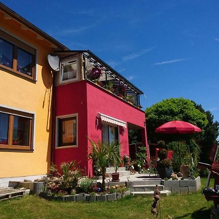 Апартаменты Am Rosengarten Neuhaus an der Pegnitz Экстерьер фото